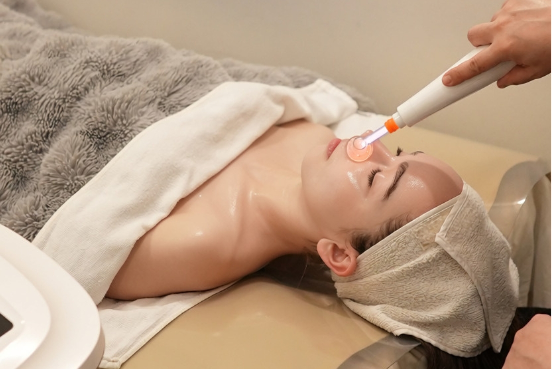 Aesthetic Facial Treatment