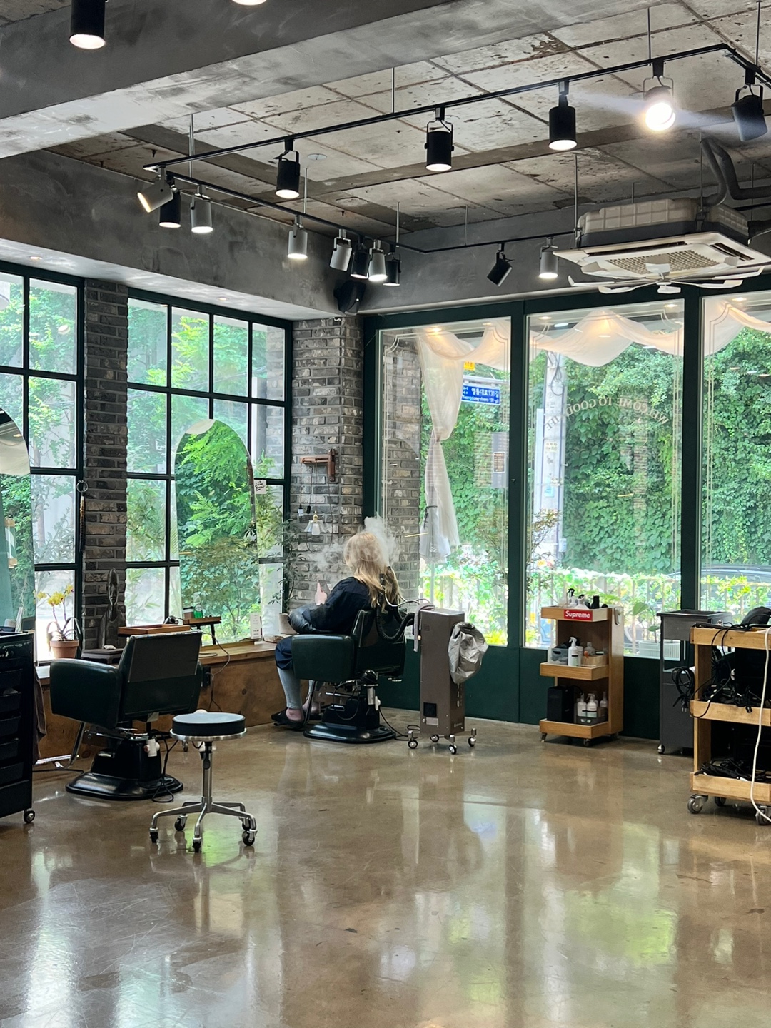 Salon image 2