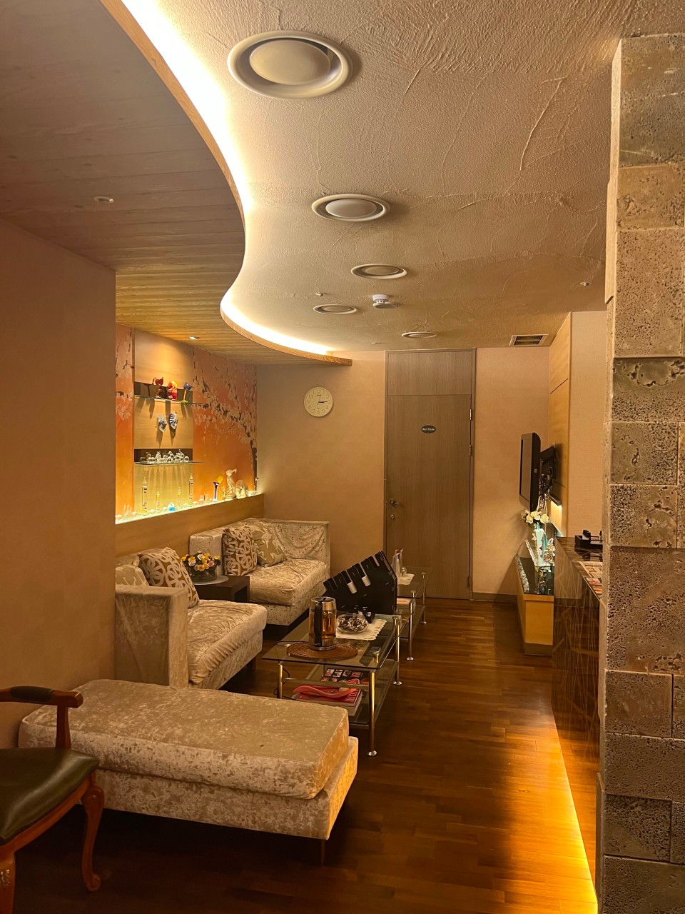 Salon image 2