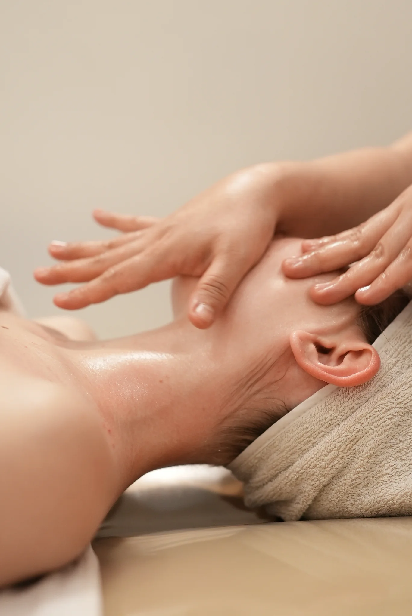 Signature Facial Contouring + HIFU 3