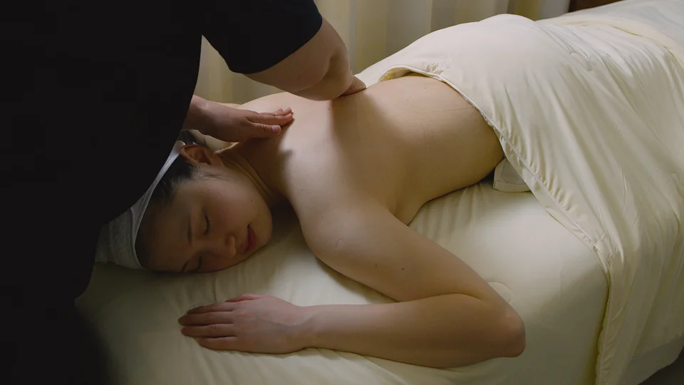 Signature K-Beauty Treatment (Full-Body Care + Facial Treatment) 4