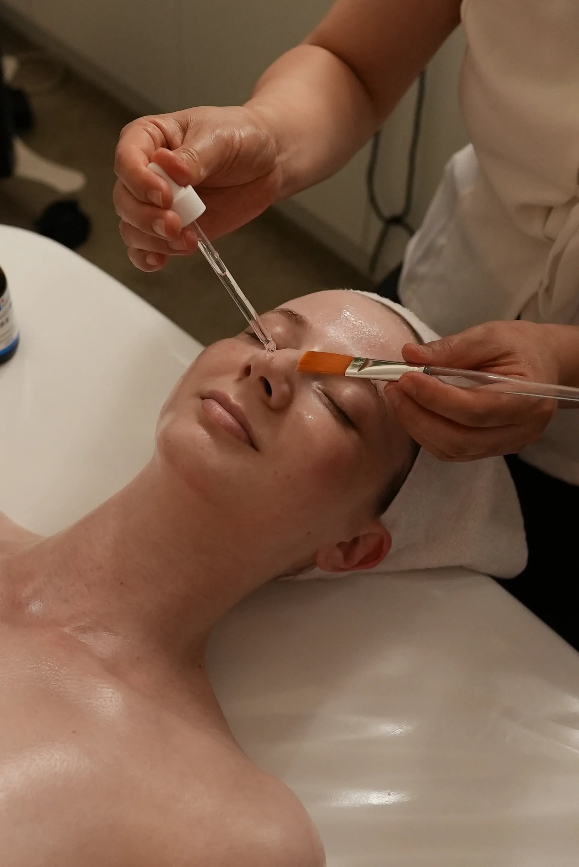Facial & Lymphatic Care (90 min) 4