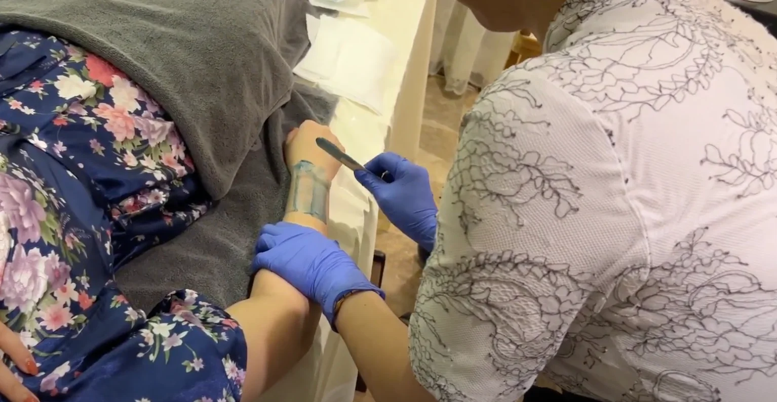Half Arm Waxing Women 2