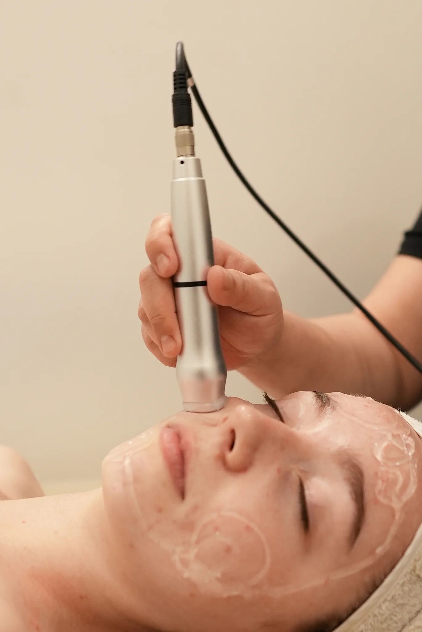 Signature Facial Contouring + HIFU 2
