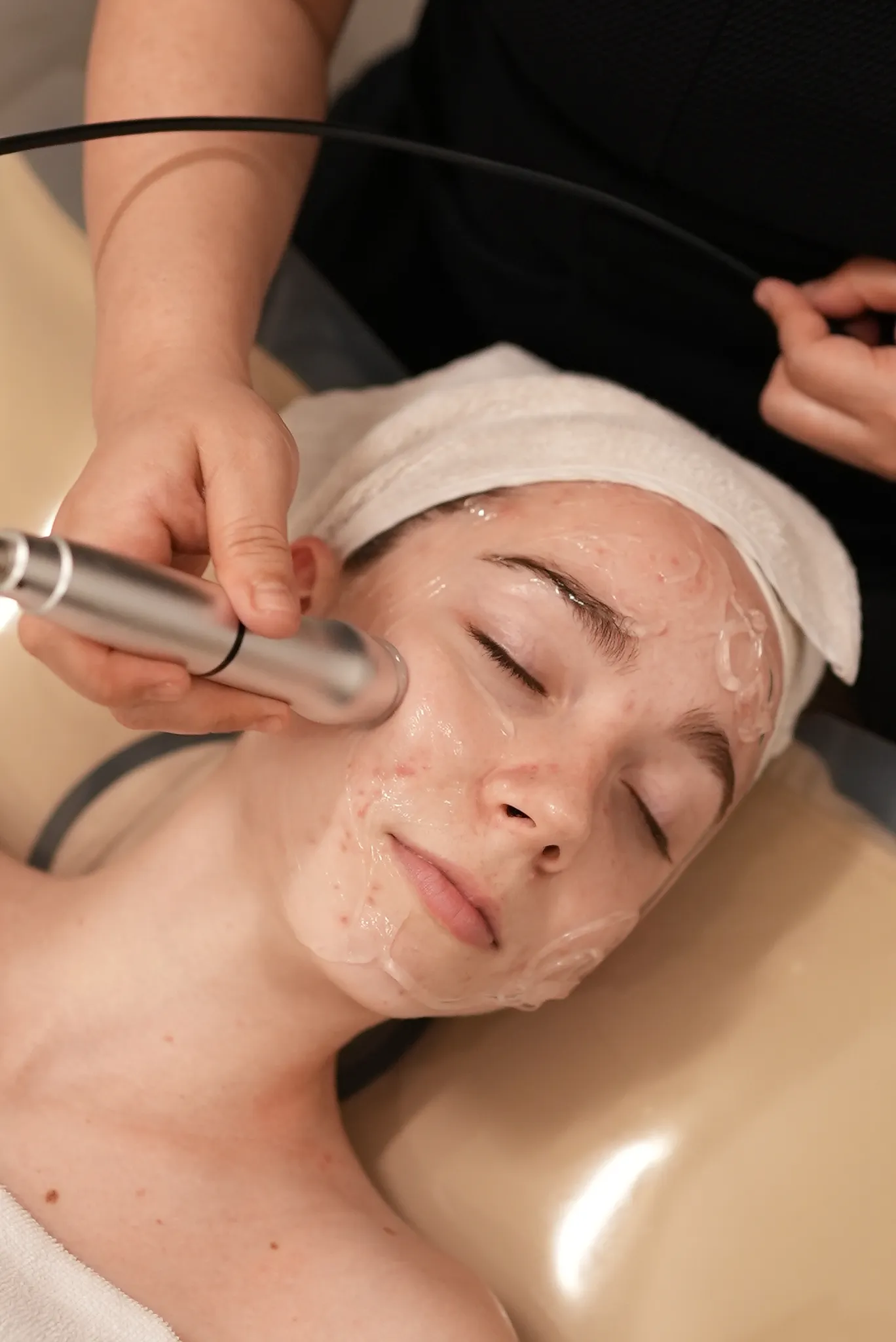 Signature Facial Contouring + HIFU