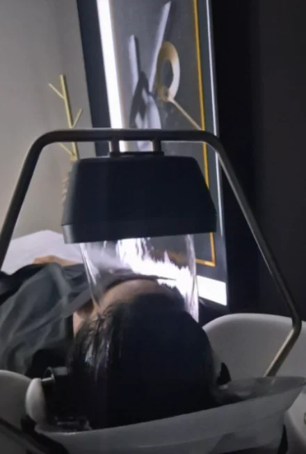 Lounge Luxury Well-Aging Head Spa 1